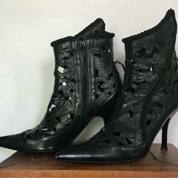 Vioini Vero Cuoio Ankle Black Leather Laser Cut Out Boots, Size 40, Italy - Picture 4 of 7